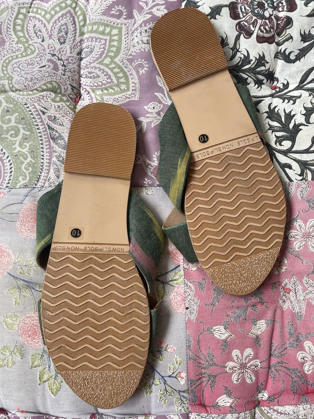 Crisscross slides - Ikat