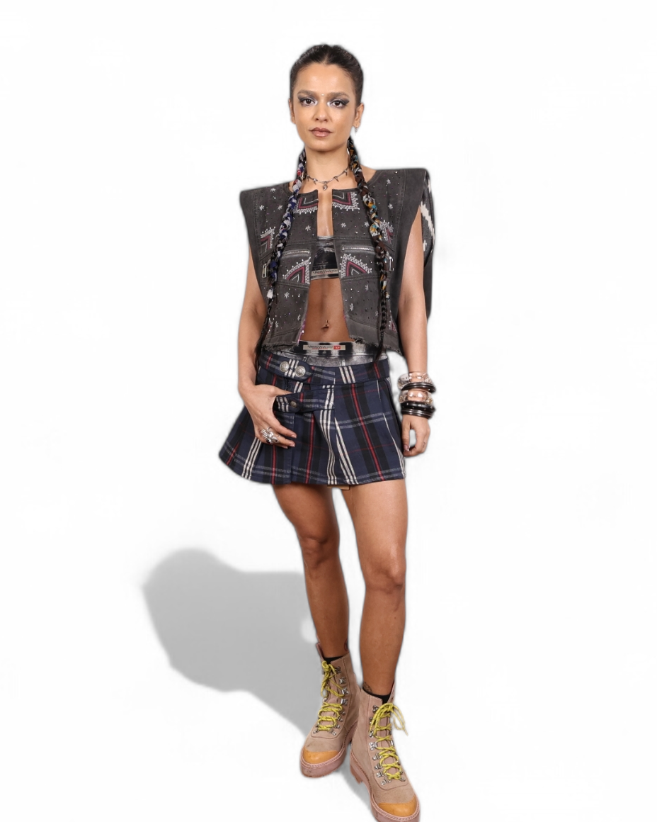 Embroidered convertible denim jacket